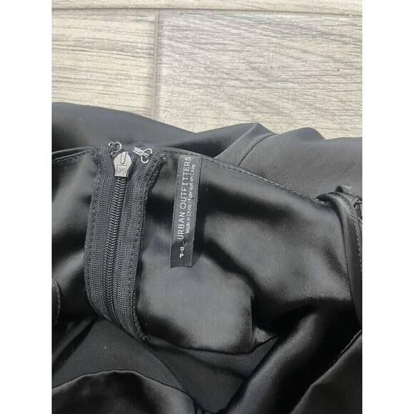 Urban Outfitters Mini Black Bottom Feathered Dress Size Small Petites A7‎ - Picture 5 of 8